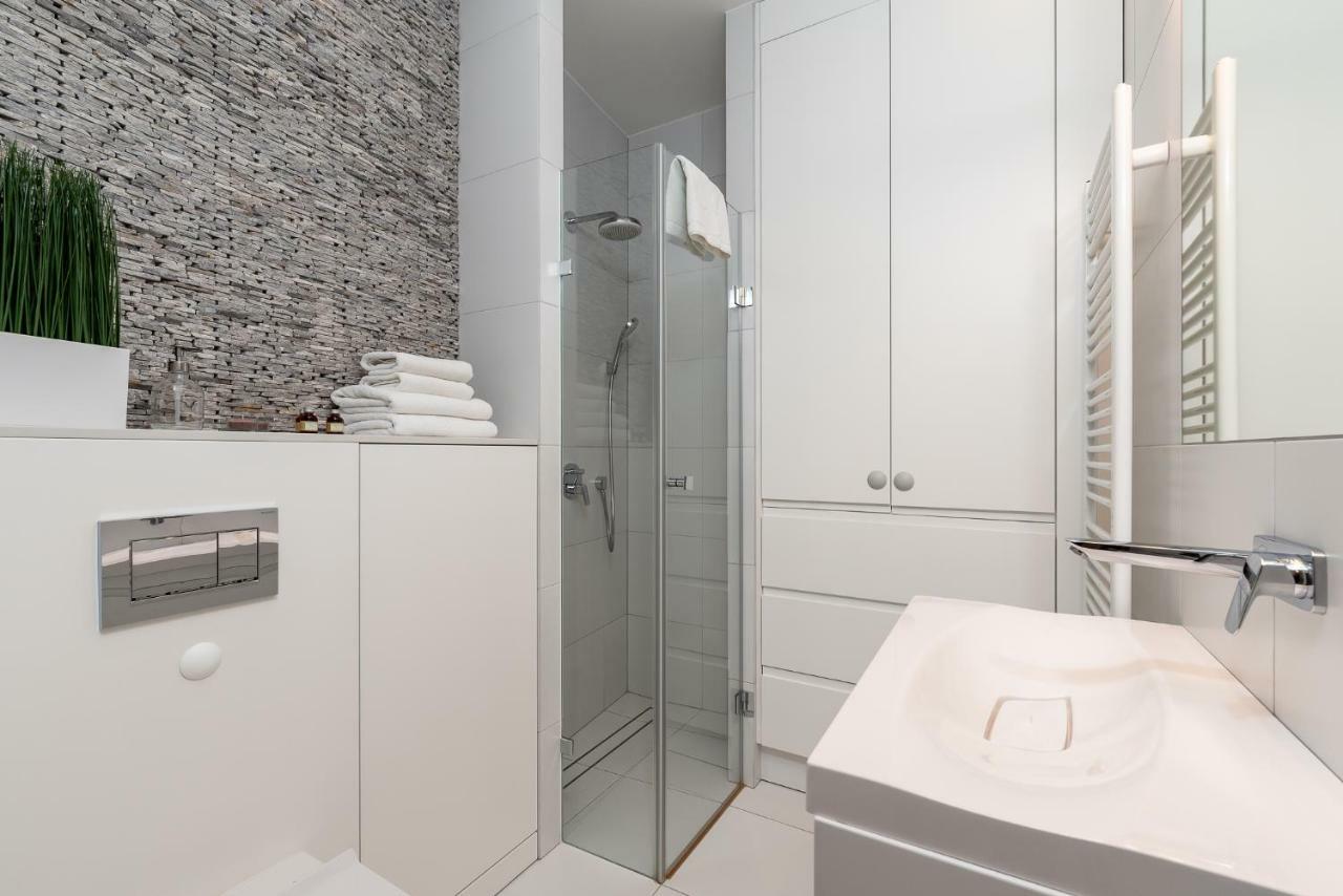 Apartament "Holy" Poznań Buitenkant foto